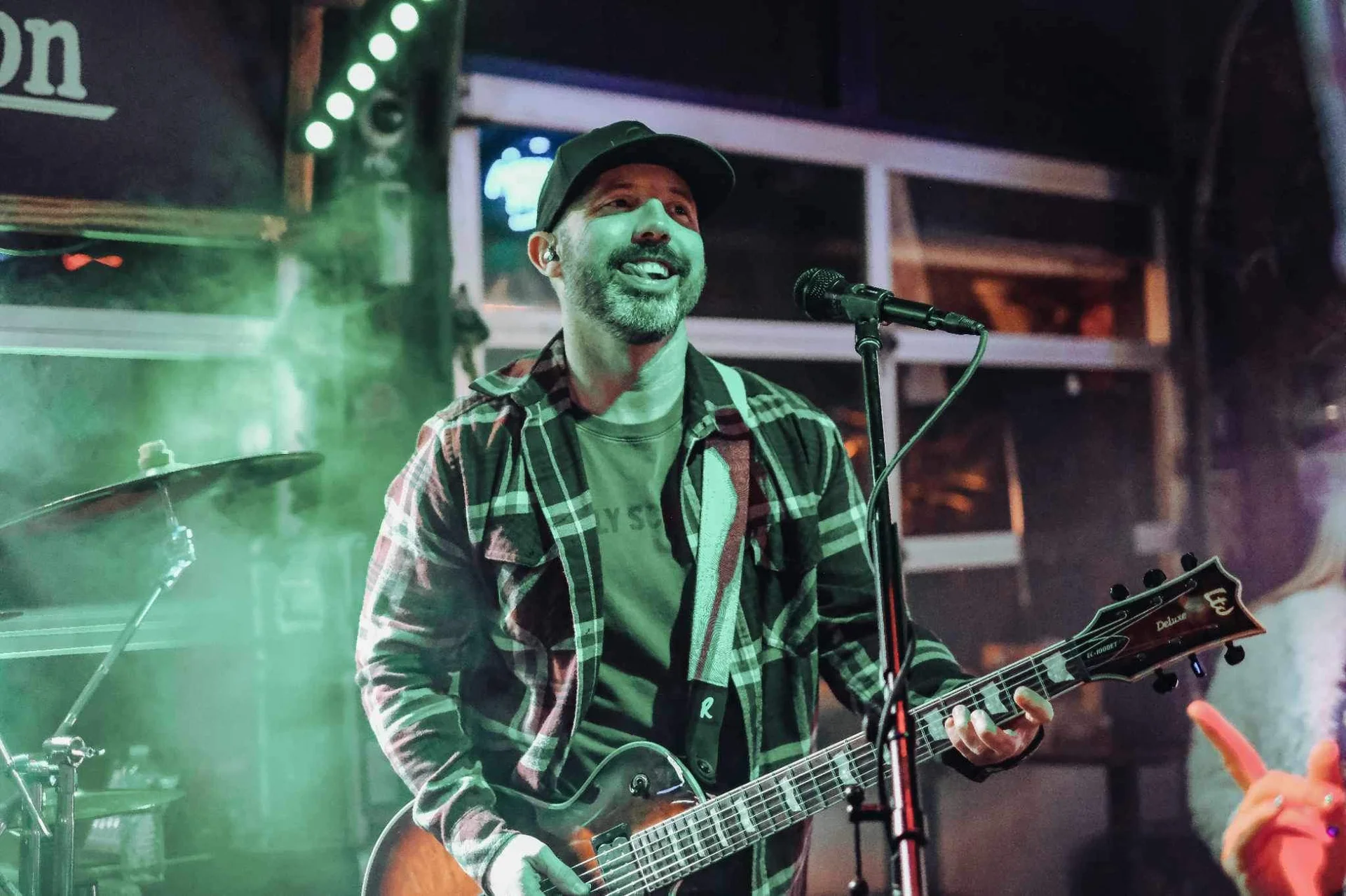 Mo bassist flannel green